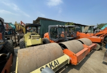 ### 🚧 Cho Thuê Xe Lu Rung Giá Rẻ Tại Tân Uyên, Bình Dương – Uy Tín & Giao Máy Nhanh