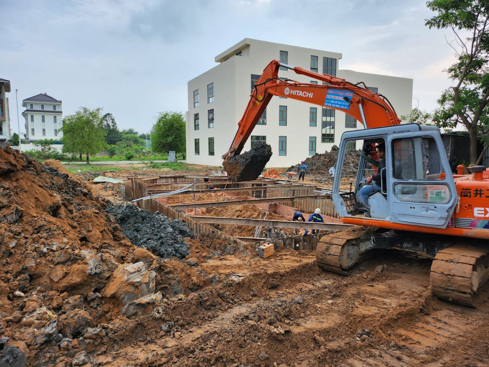 Cho thuê máy múc tại Khánh Hòa uy tín – Đại Đồng Đen phục vụ nhanh, giá cạnh tranh