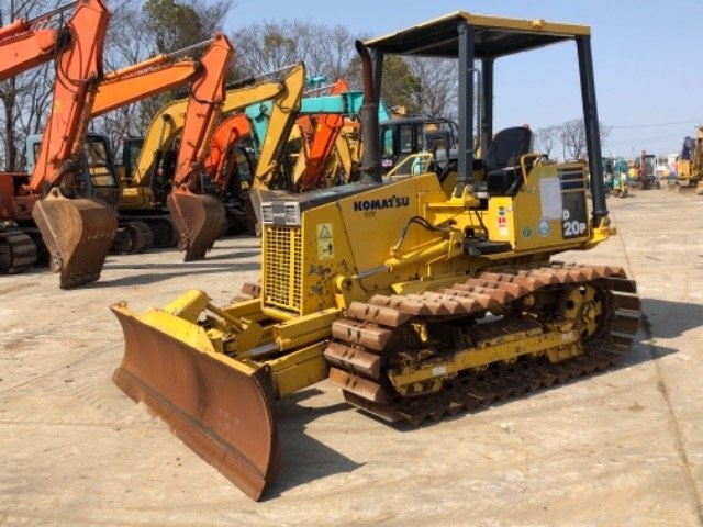 CHO THUÊ MÁY ỦI TẠI KHÁNH HÒA – SAN LẤP MẶT BẰNG NHANH, GIÁ TỐT